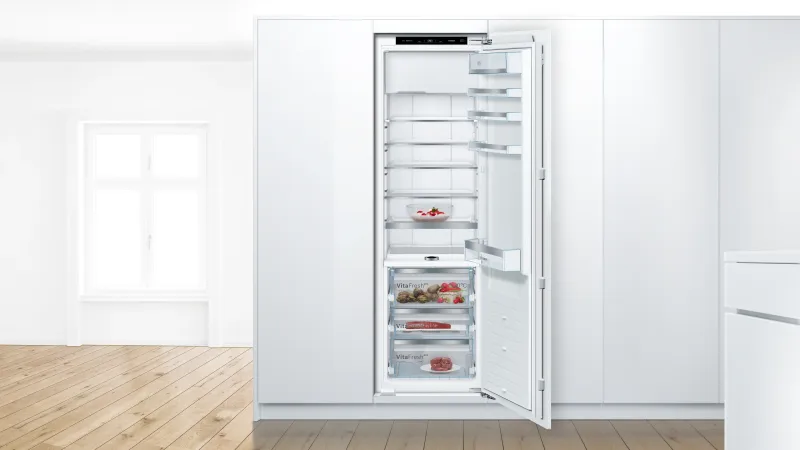 Bosch Serie 8 KIF82PFE0 refrigerator — view 4