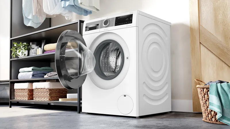 Bosch Serie 6 WGG244120 washing machine — view 3
