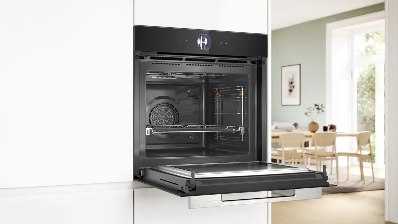 Bosch Serie 8 Einbau-Backofen mit Mikrowellenfunktion HMG776NB1 oven — view 3