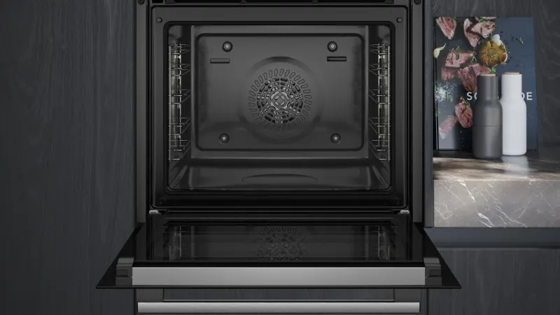 Siemens iQ300 HB571ABS3 oven — view 3