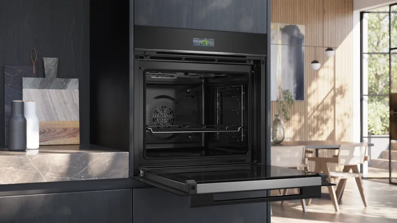 Siemens iQ700 HB774G1B1 oven — view 4